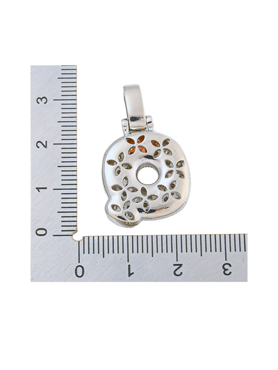 Back of the Silver Rhinestone Bubble Letter "Q" Charm with a ruler